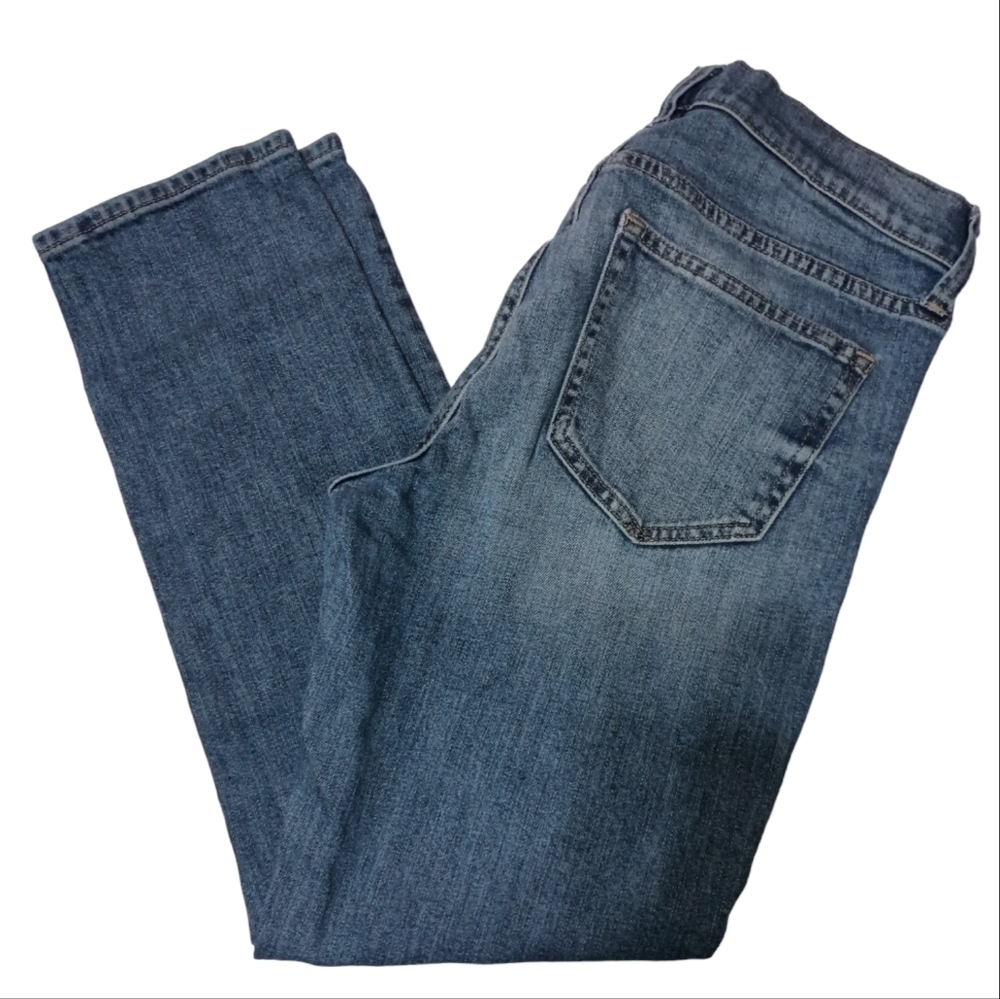 Gap Cropped Girlfriend Jeans Size 28